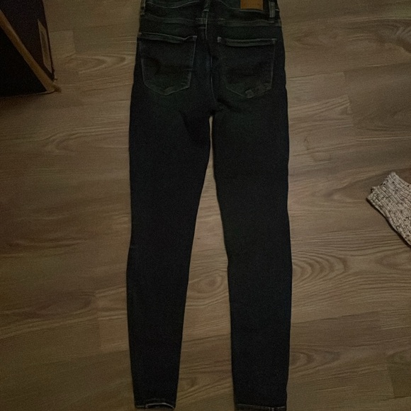 American Eagle women’s jeans - Picture 2 of 2